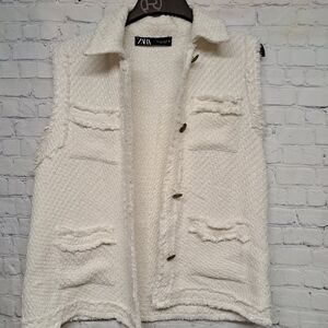 Zara White Textured Sleeveless Vest